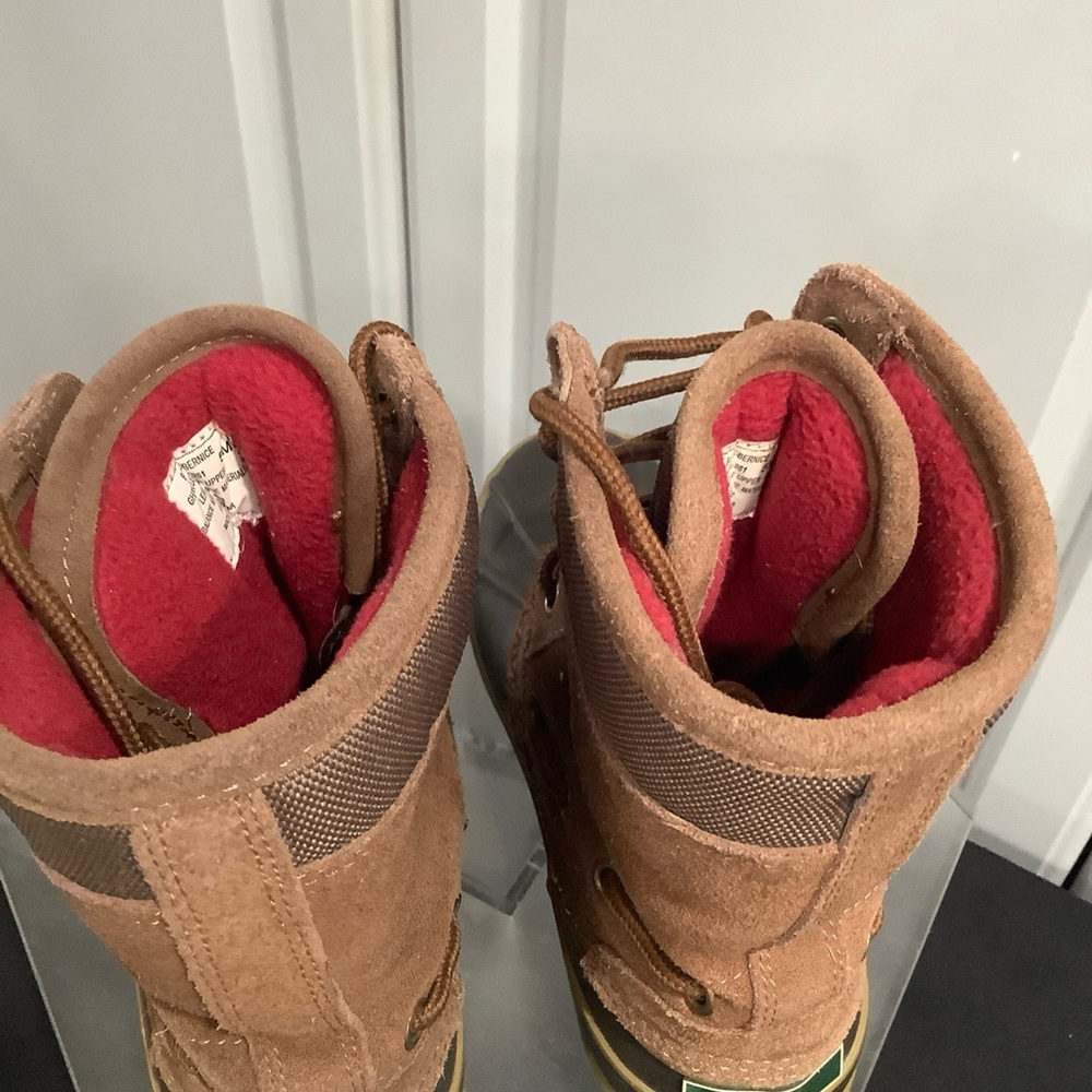 G.H. Bass & Co. Brown and Black Winter Boots - Picture 7 of 15